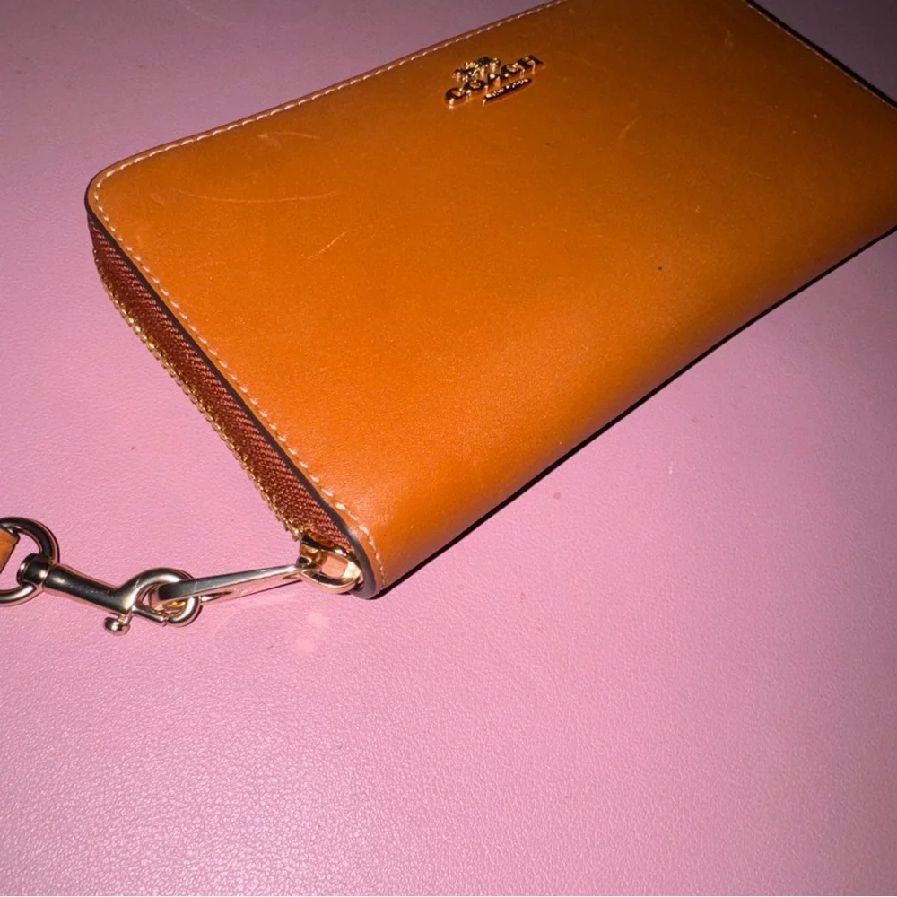 Coach Legacy Leather Hobo and Coach Zippy Wallet - Picture 11 of 15